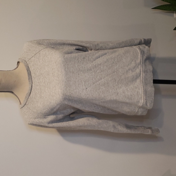 EVERLANE 100% Cotton Heathered grey crewneck